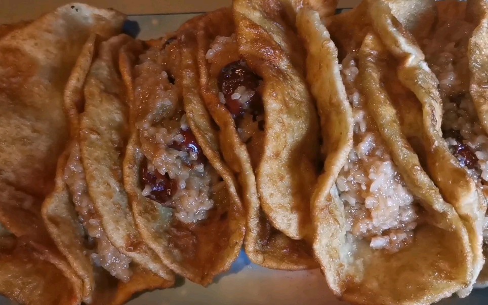 甘肃美食油饼子卷糕,油而不腻香甜可口