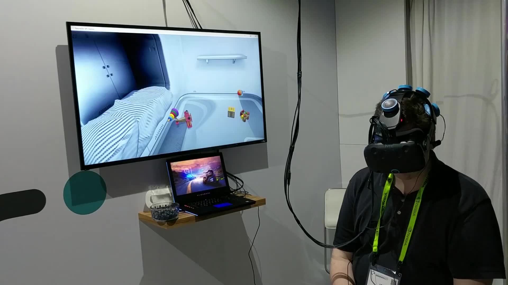 vrvive脑电波控制套件测试视频用大脑玩vr游戏