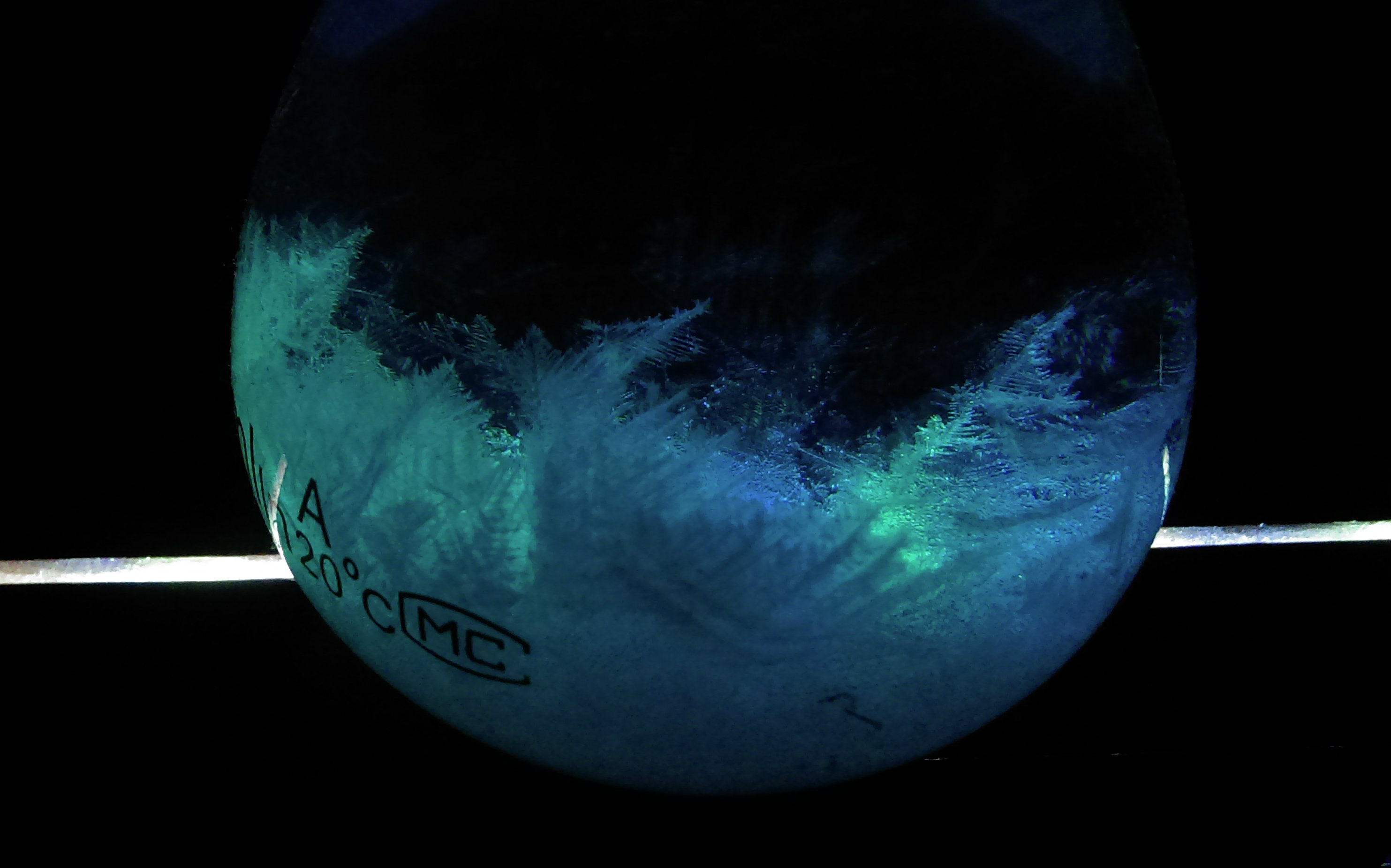 风暴瓶结晶过程悬线