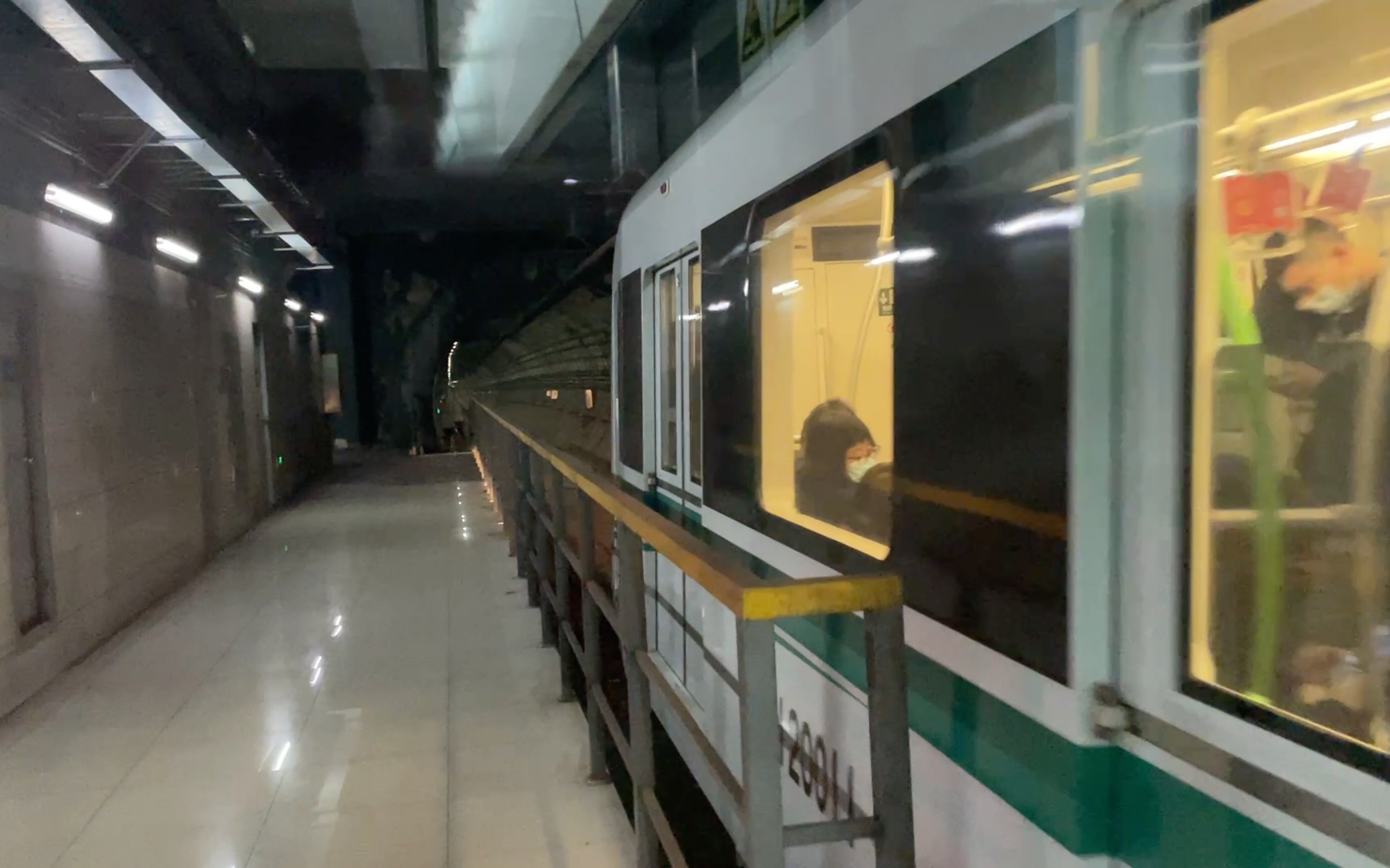 上海地铁12号线元老1201出顾戴路站|2/22放学随拍