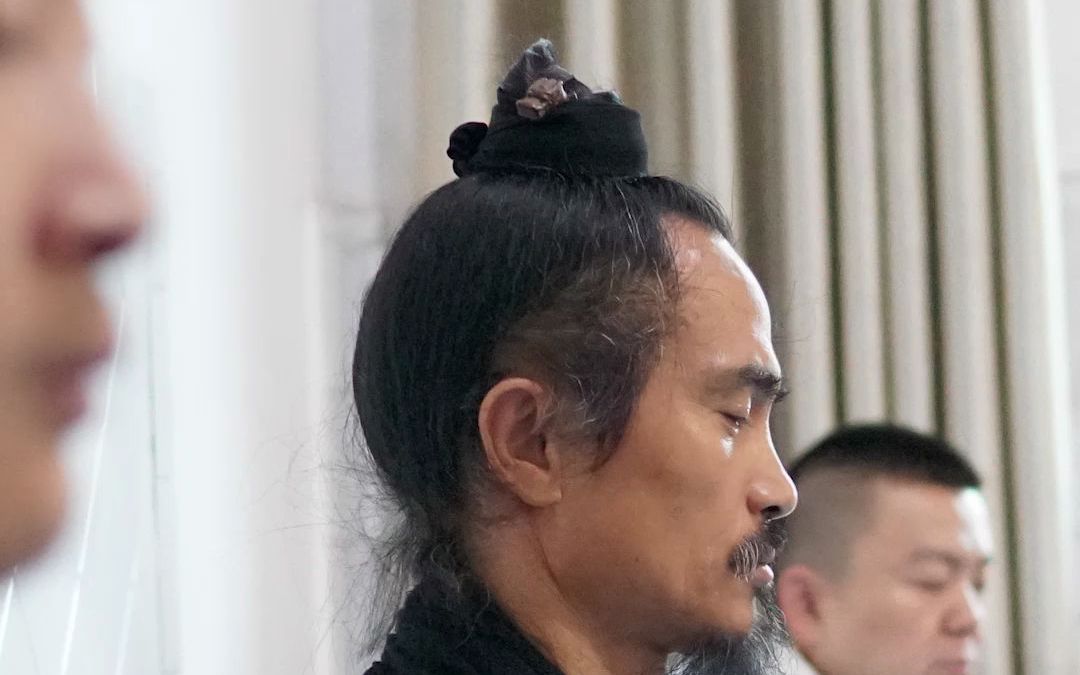 有人问"道家为什么留发梳发髻?