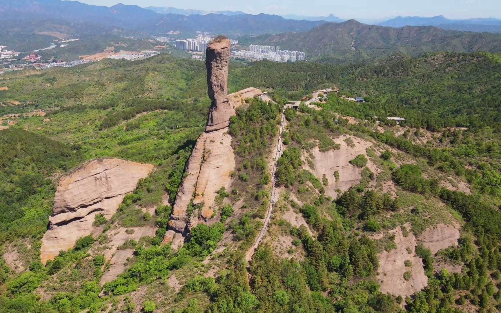 承德 棒槌山 神奇的山峰半山腰长棵桑树传说有幸吃上一颗长生不老