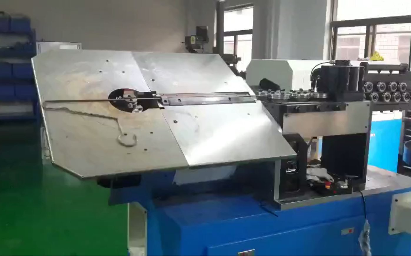 铁质衣架一体成型