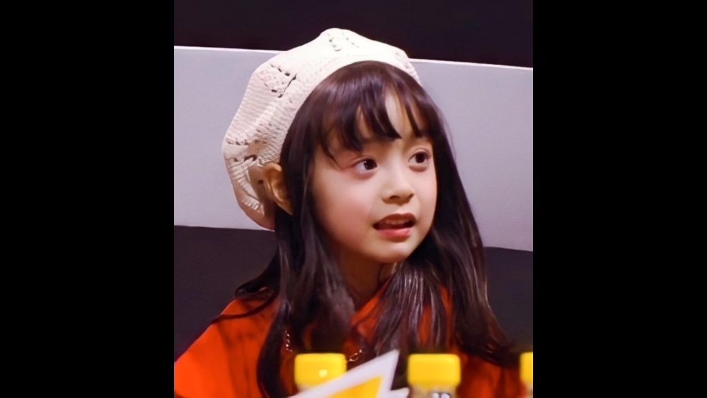 鹅的年夜饭上哈琳的表演孩子长大了哈琳现在真是多才多艺呢爱了爱了