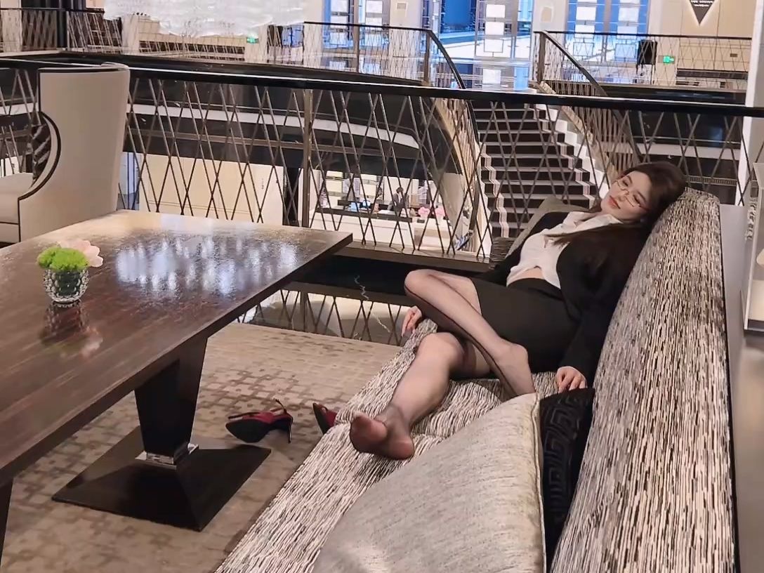 美女车模酒店拍摄花絮2 豹纹黑丝