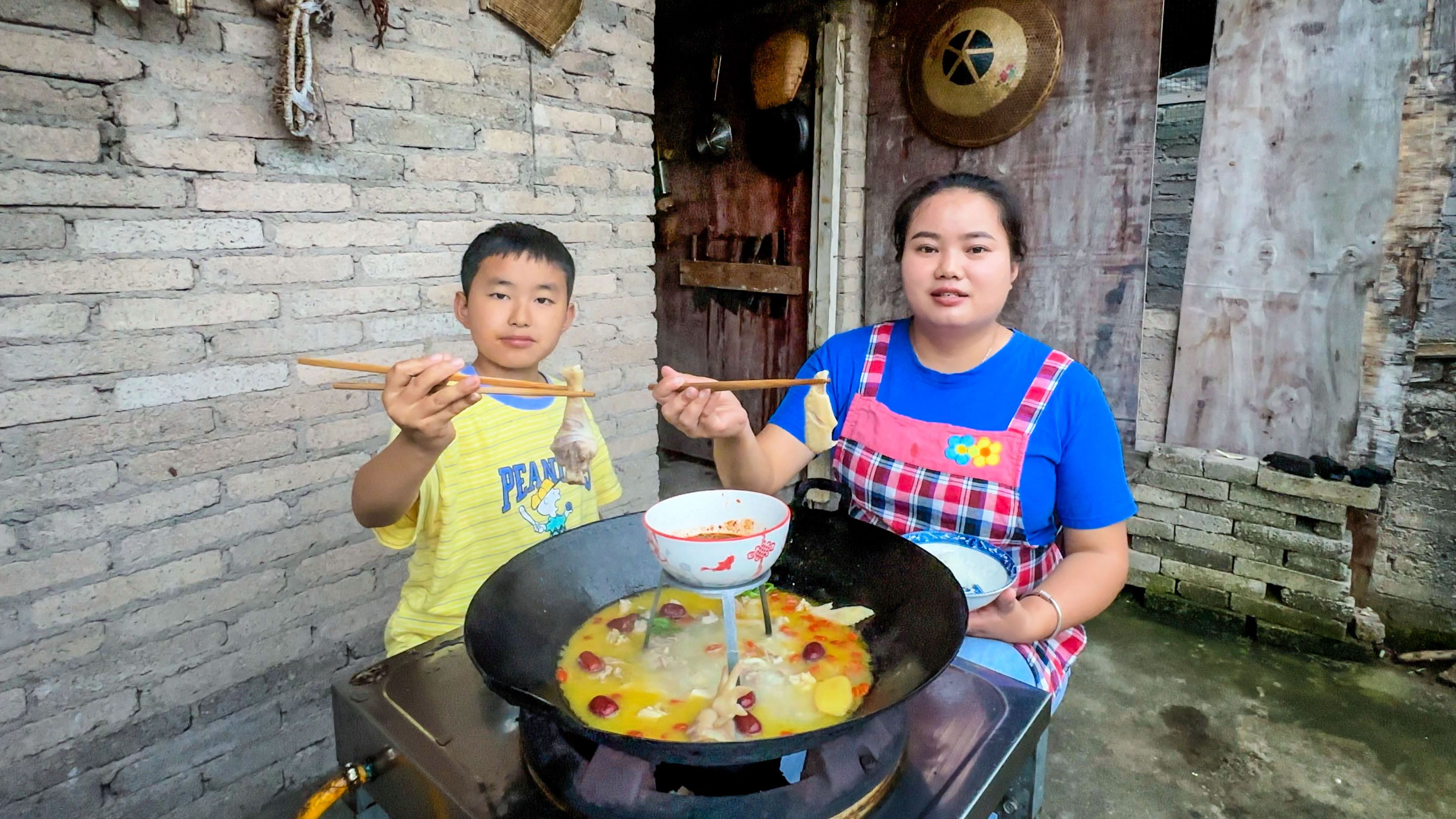 猪肚鸡火锅,汤鲜肉香,下饭神器哔哩哔哩bilibili