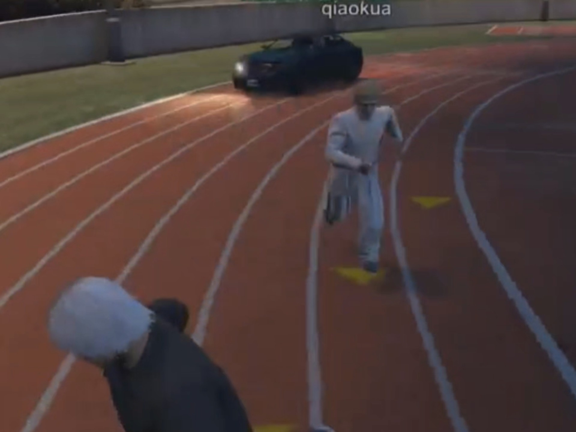 在GTA中和舍友跑一千米 笑死我了（奶奶滴 给我玩阴的是吧）