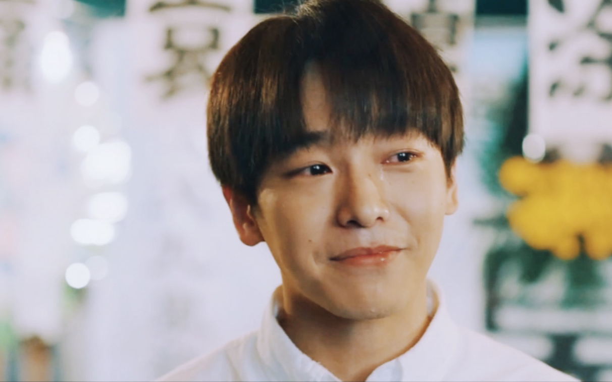 "俊俊是个运动员,一定要给他买,最好最好的鞋子."|风犬少年的天空