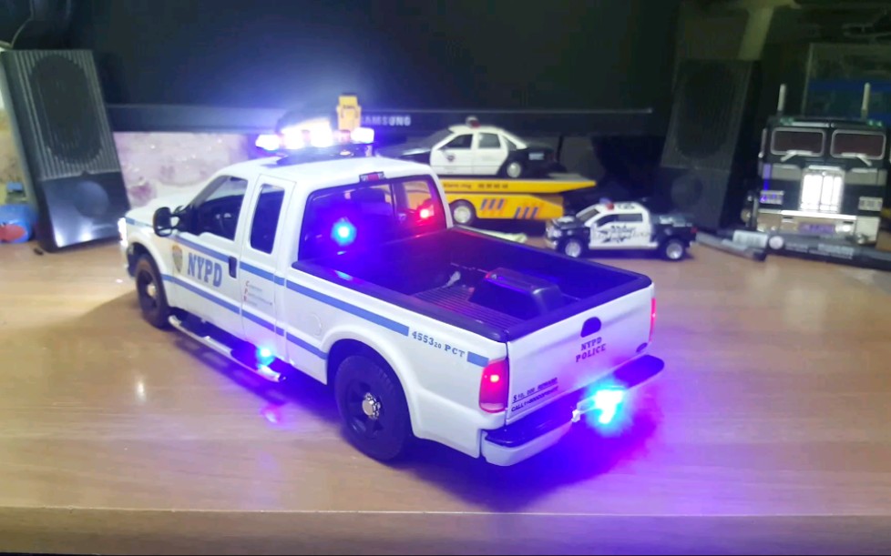 118福特f350改装nypd美国纽约警车涂装警灯警报