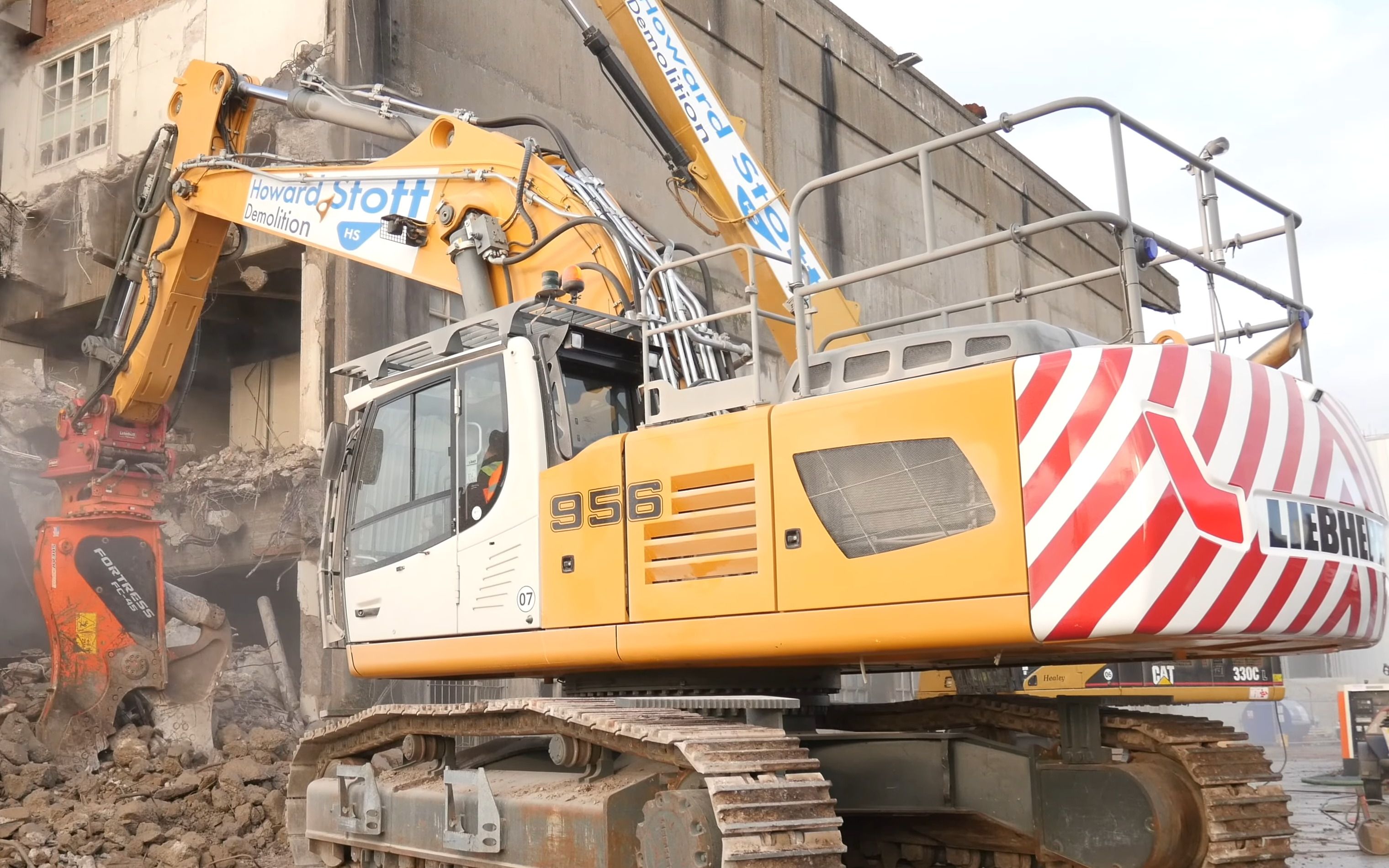 利勃海尔r956挖掘机拆除建筑4k