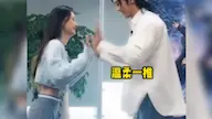 Download Video: 陈星旭、李兰迪、陈牧驰、何宣林优酷扫楼玩推手游戏，我一个视频嗑到三对儿cp