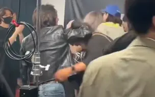 Download Video: GD pats MINO's head