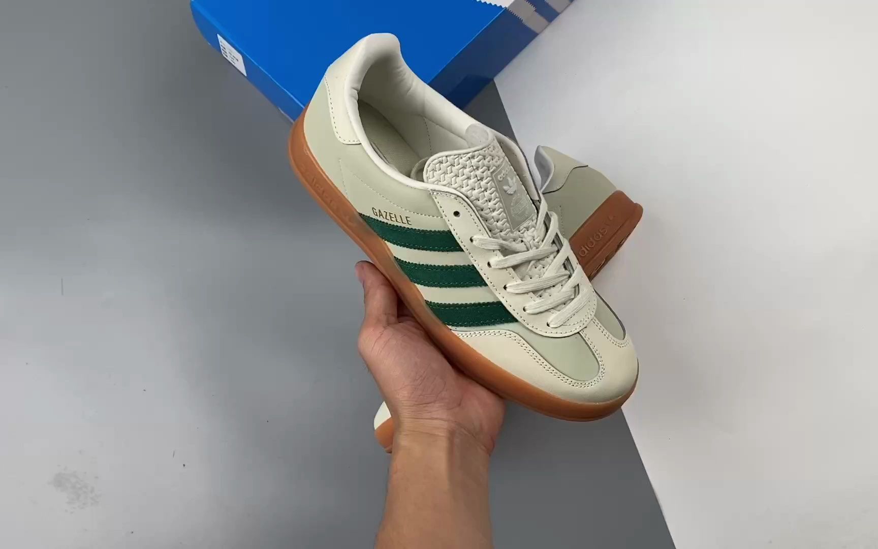 阿迪达斯 originals gazelle indoor 米白绿 三叶草复古休闲运动板鞋