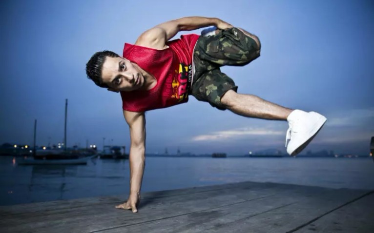 活动  【bboy名人堂第7期】美国单挑王roxrite