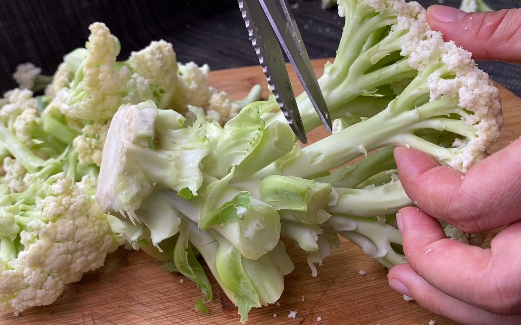 [图]花菜一定不要只用清水洗，等于吃虫卵，教你小妙招，脏东西全跑光