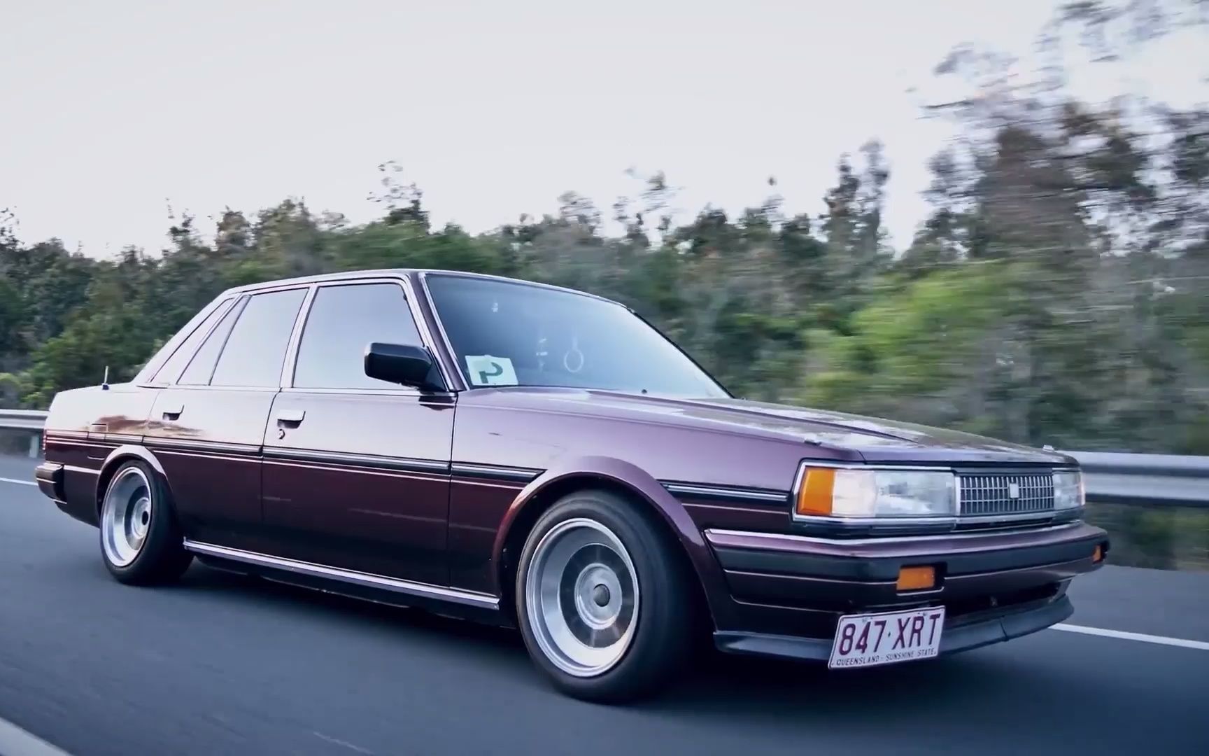 谁不想拥有一台方方正正的老车呢~ 越老味越浓 丰田cressida mx73!