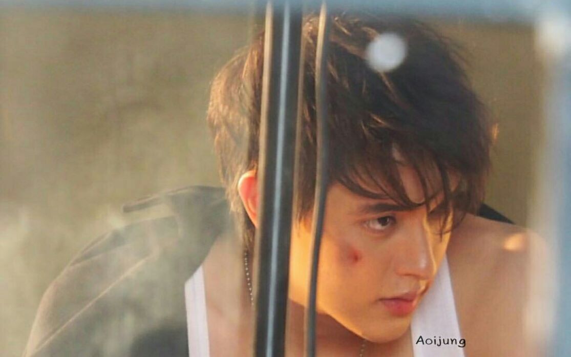 [图]james jirayu 杂志剪辑 staring at you