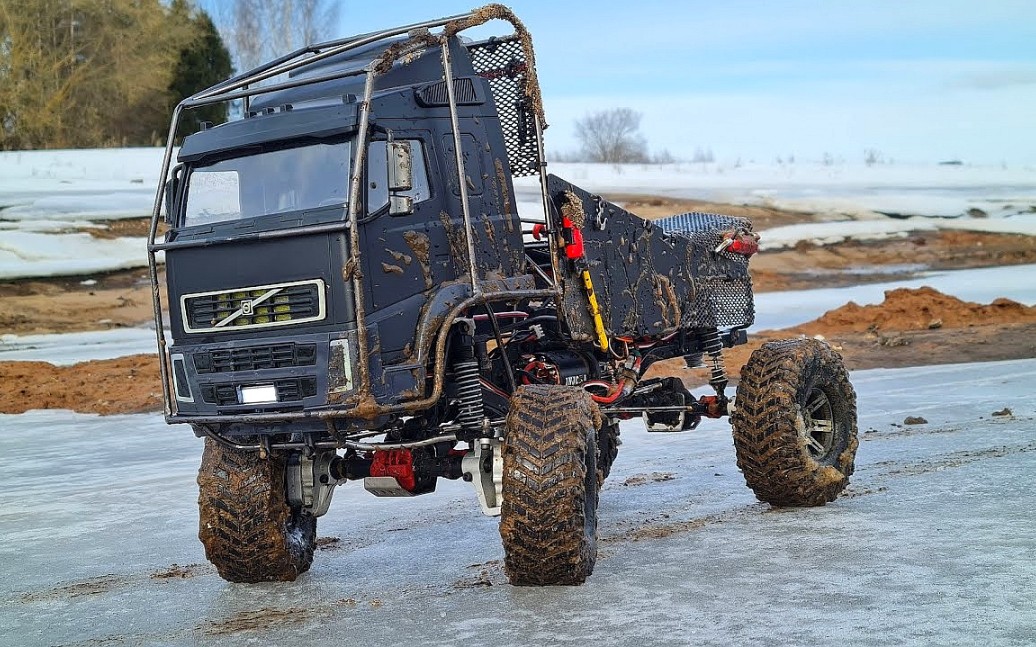 户外越野哈拉少魔改装rc遥控越野卡车volvo沃尔沃4x4越野卡车