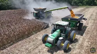 Download Video: 玉米收获 | Claas Lexion 8700+John Deere 8R