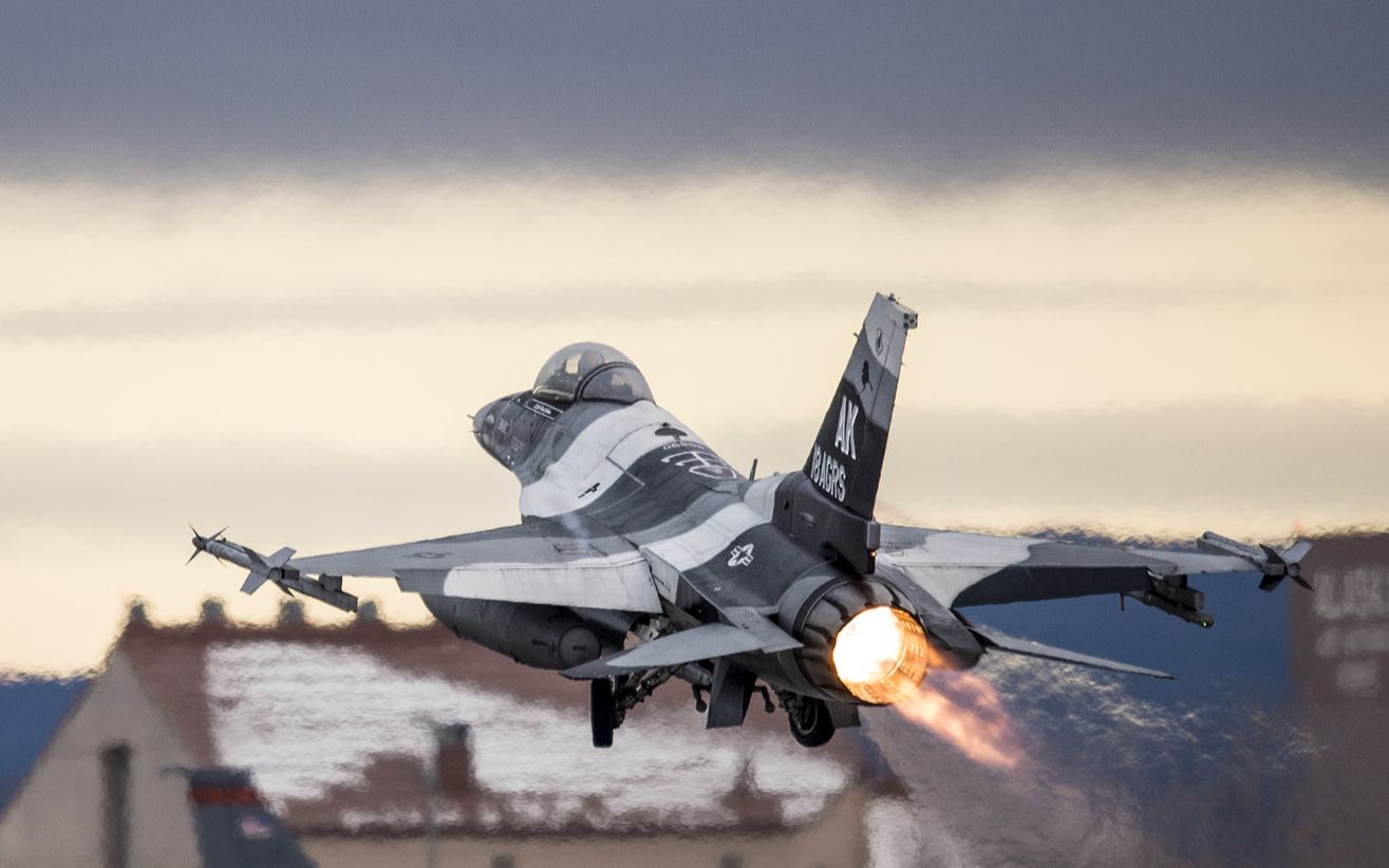 【dcs】第比利斯上空的f16特技飞行家.233