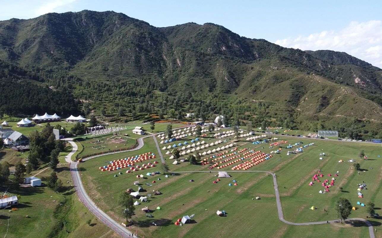 海坨山谷航拍 星空 帐篷 露营 房车基地