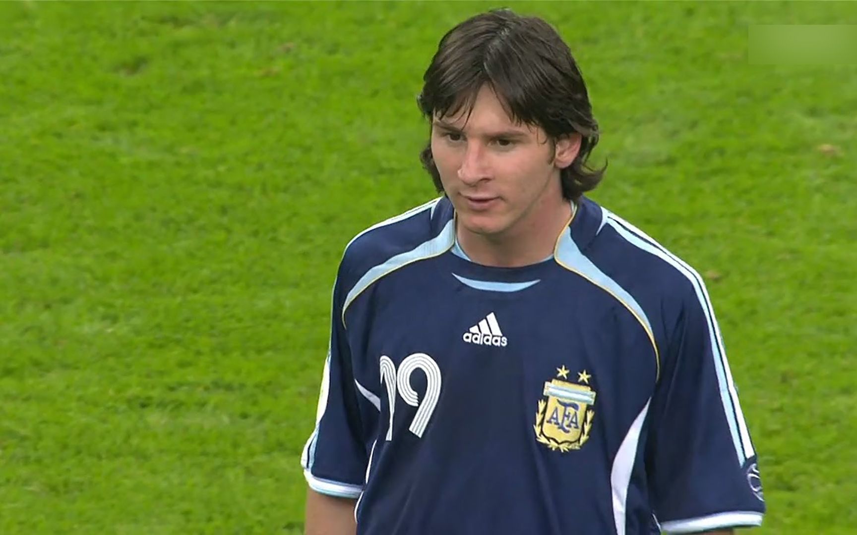 不吹不黑,身披19号的梅西太过强大,这不欺负人吗_哔哩哔哩 (゜-゜)つ