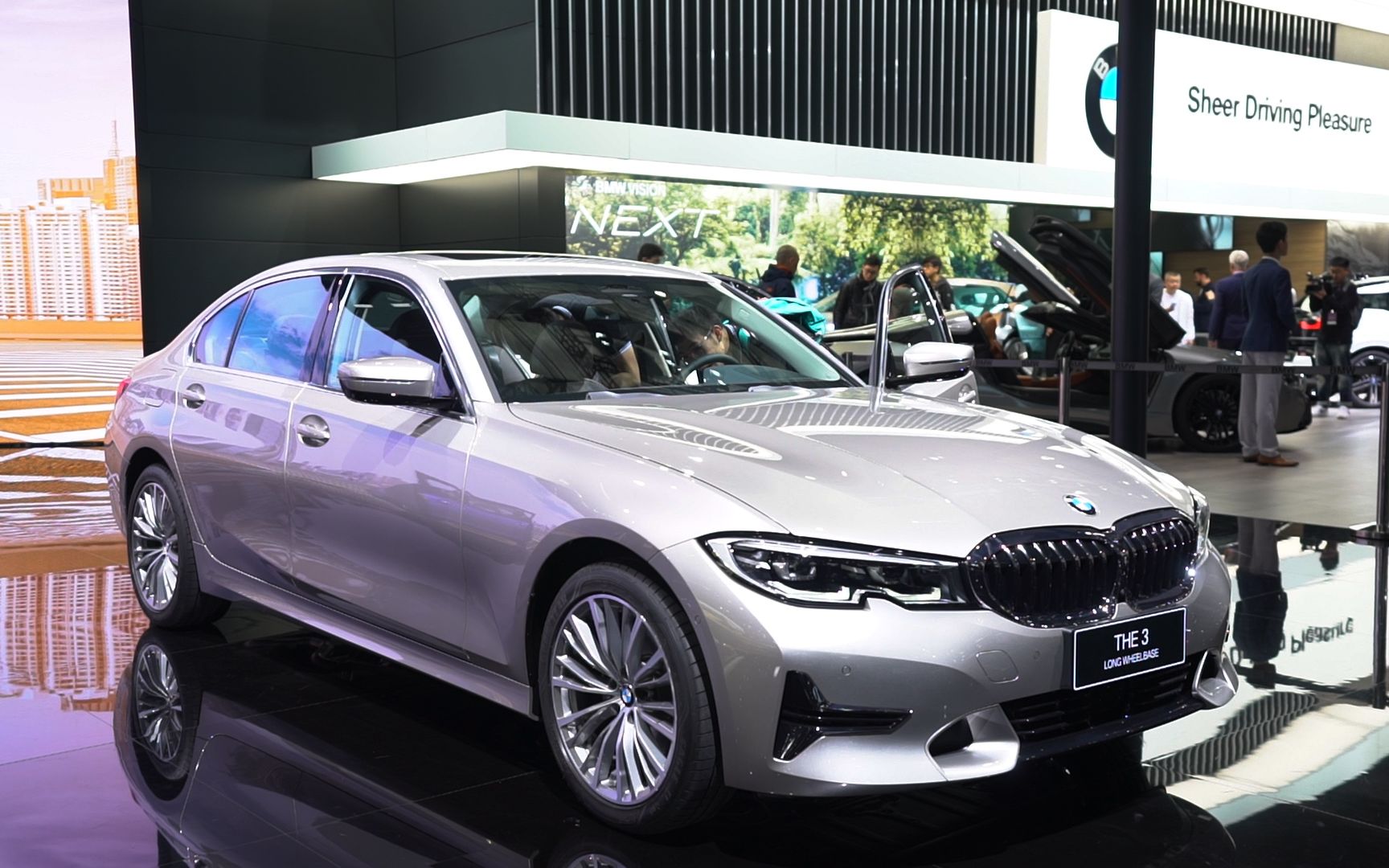 【2019上海车展】用近3米的轴距吓跑c级和a4 解析全新宝马3系长轴距版