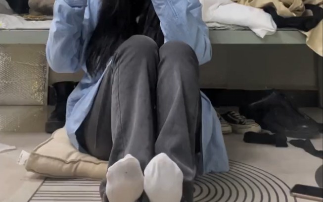 女大学生白袜宿舍