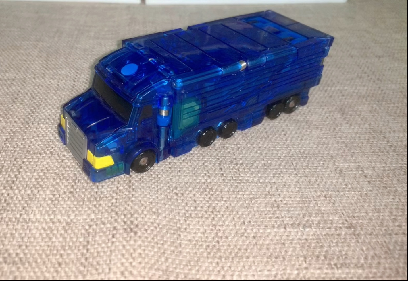 韩版魔幻车神,钢铁巨神