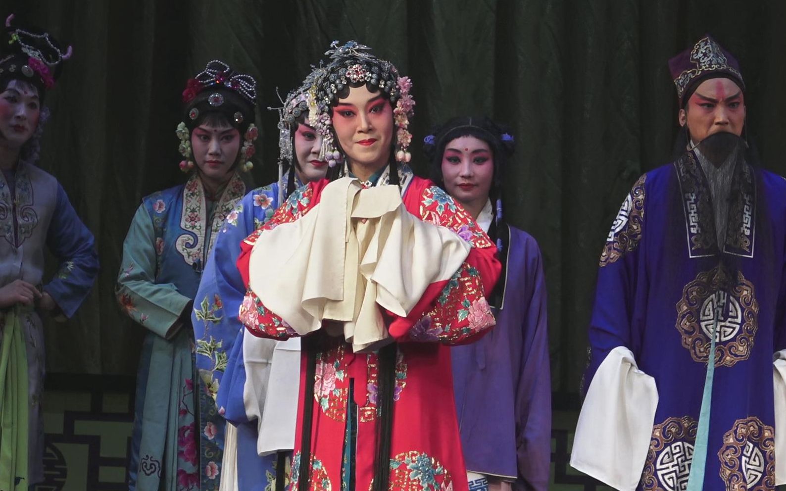 京剧《锁麟囊》换衣衫依旧是富贵容样 王丽(请戴耳机观看) 烟台京剧院