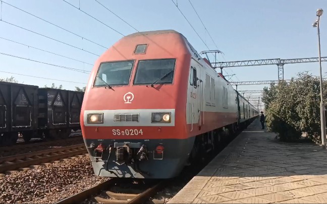 京滬神車1461次(北京–上海)進楊村火車站