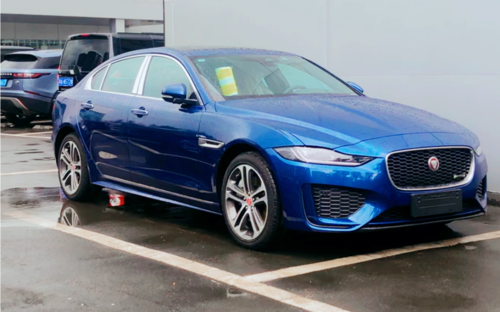 捷豹xel火焰蓝遇上下雨天_哔哩哔哩_bilibili