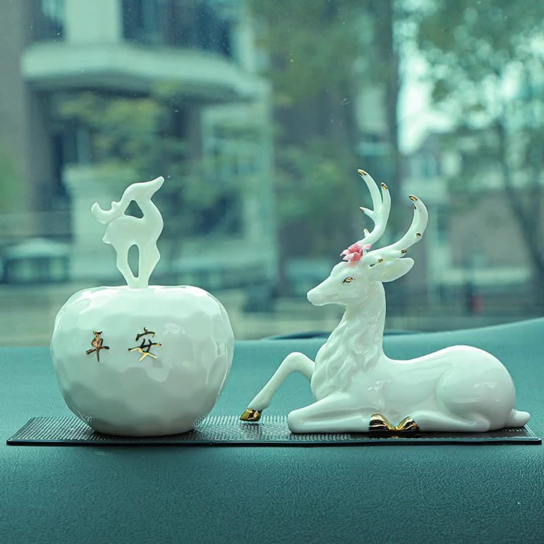 汽车摆件一路平安鹿高档大气男个性陶瓷中控台车载香水车内装饰品6507