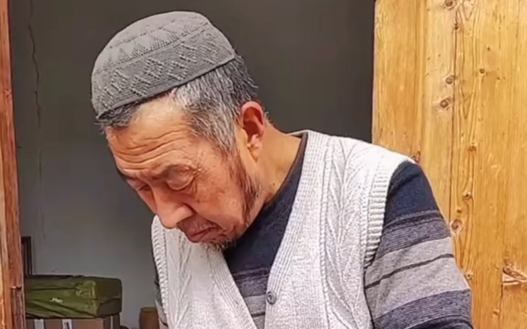 长狼说刀,聊抖快爆款大河家保安腰刀,忆追寻传统宝刀的青葱岁月