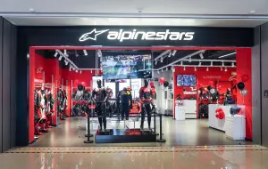 Download Video: 摩托车骑行装备新地标！Alpinestars广州专卖店等你来探索！