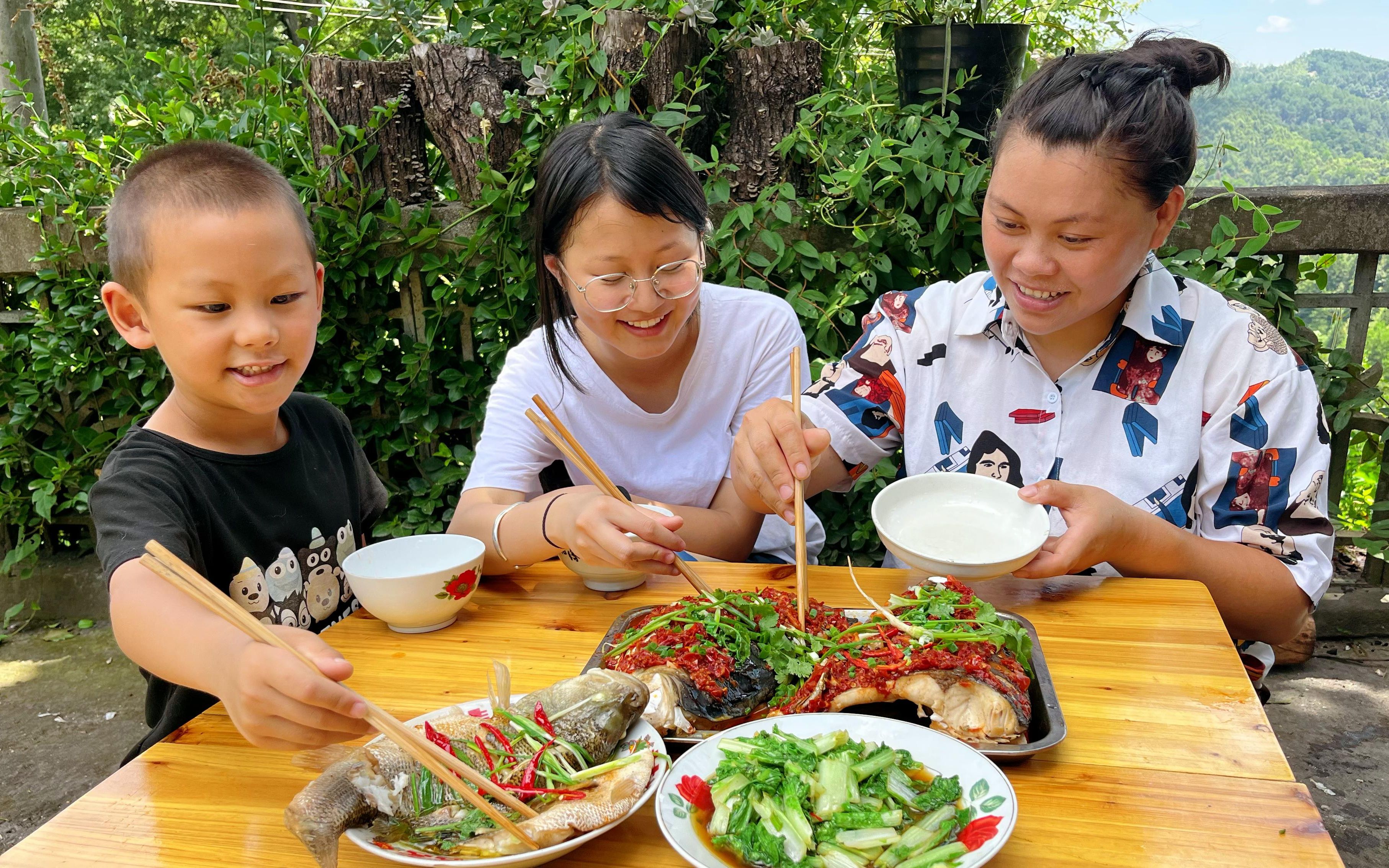 侄女马上开学了,跑来乡下玩几天,看欧妹做了啥好菜三人吃过瘾-欧妹呀-欧妹呀-哔哩哔哩视频