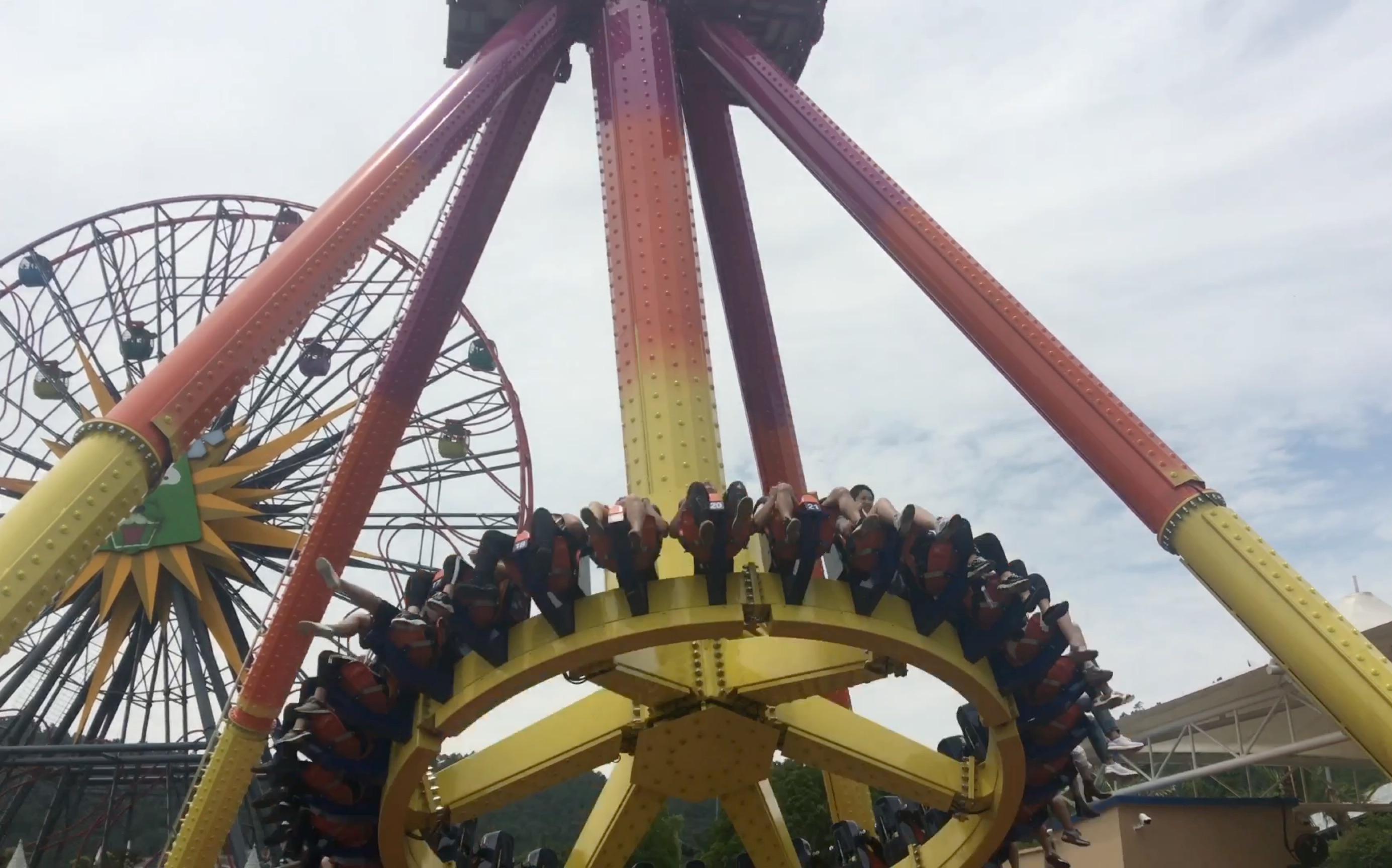 常州嬉戏谷360°的大摆锤～超刺激_哔哩哔哩_bilibili