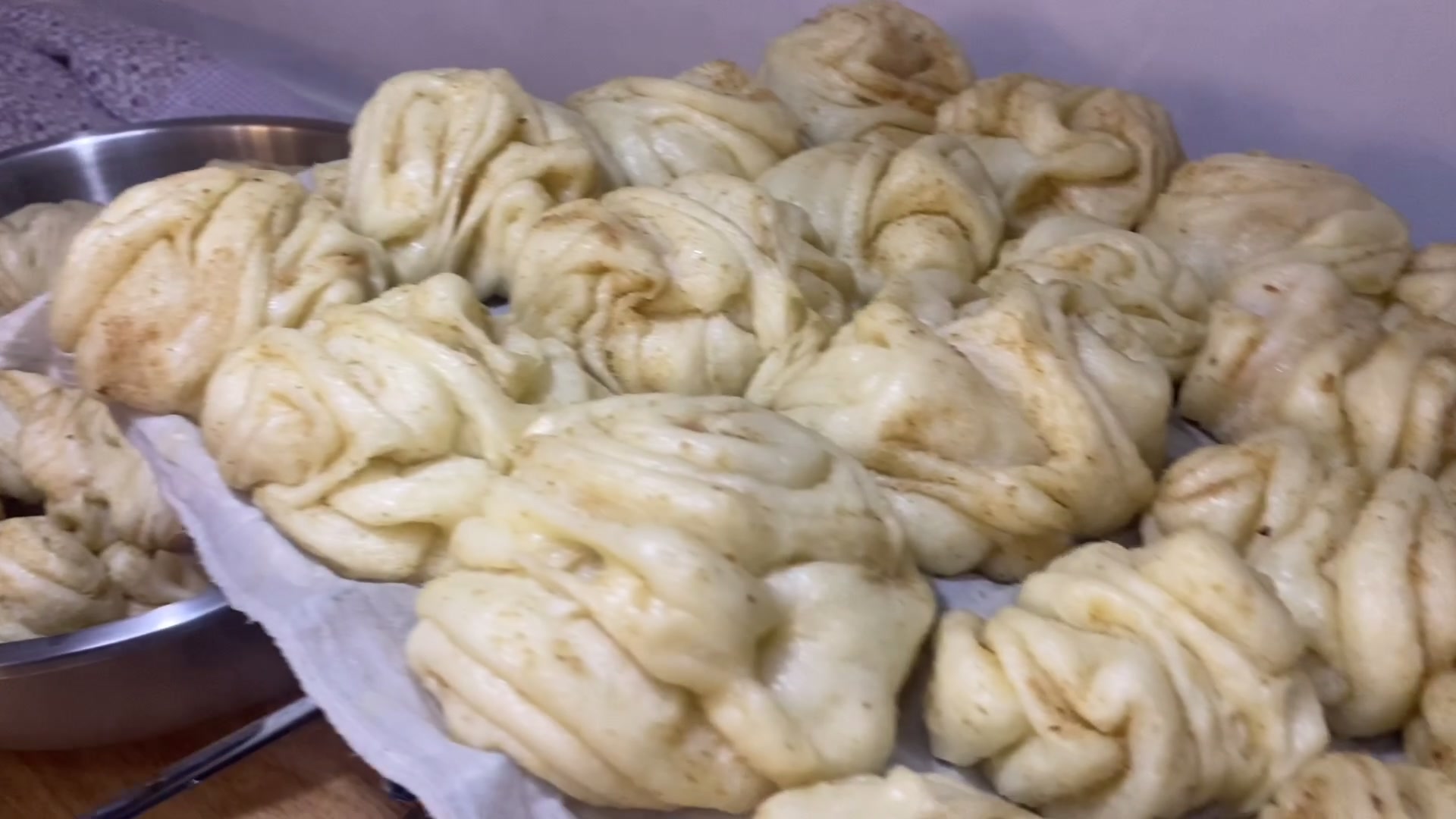 活动  新疆妈妈教你做花卷,糖包子!香软可口层层叠叠,做法简单美味!