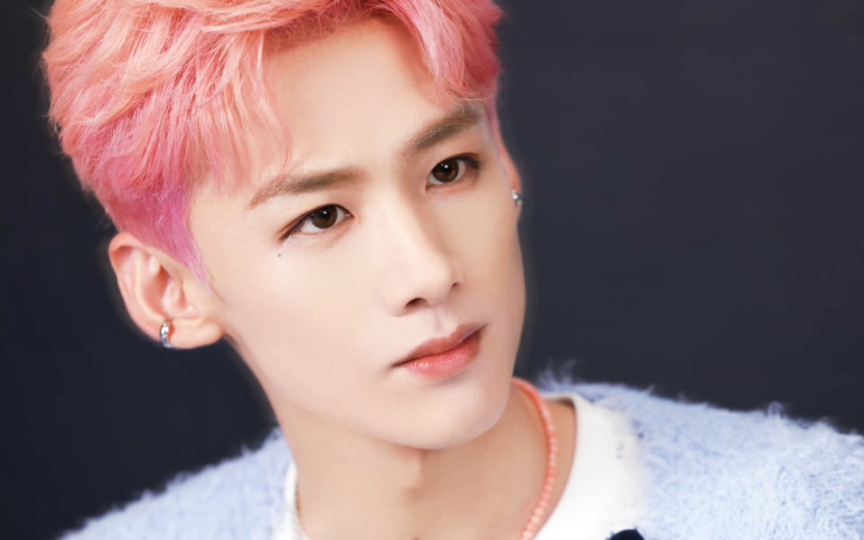 白敬亭粉发太帅了吧,请一直焊在头上【白敬亭】