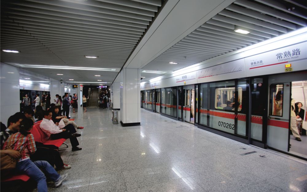 又长人又多的换乘通道-常熟路站 换乘实录