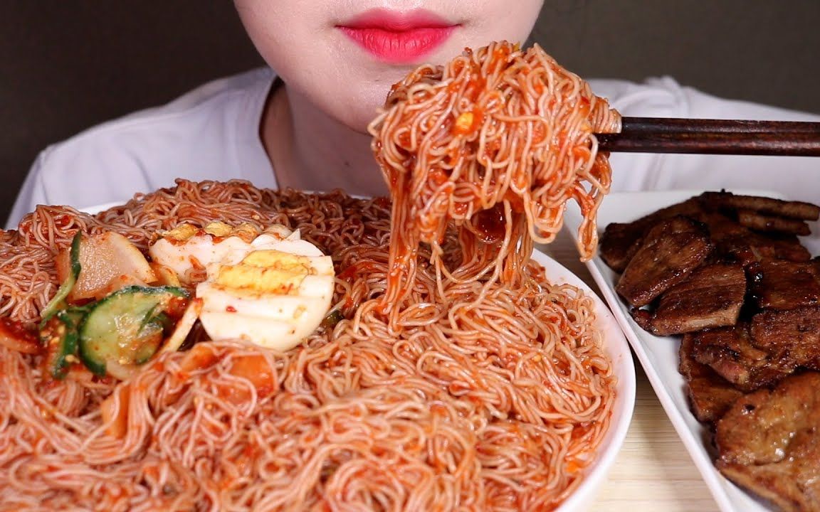 『doradora』 03.19 拌韩式冷面☆炭火调味烤肉☆咀嚼音