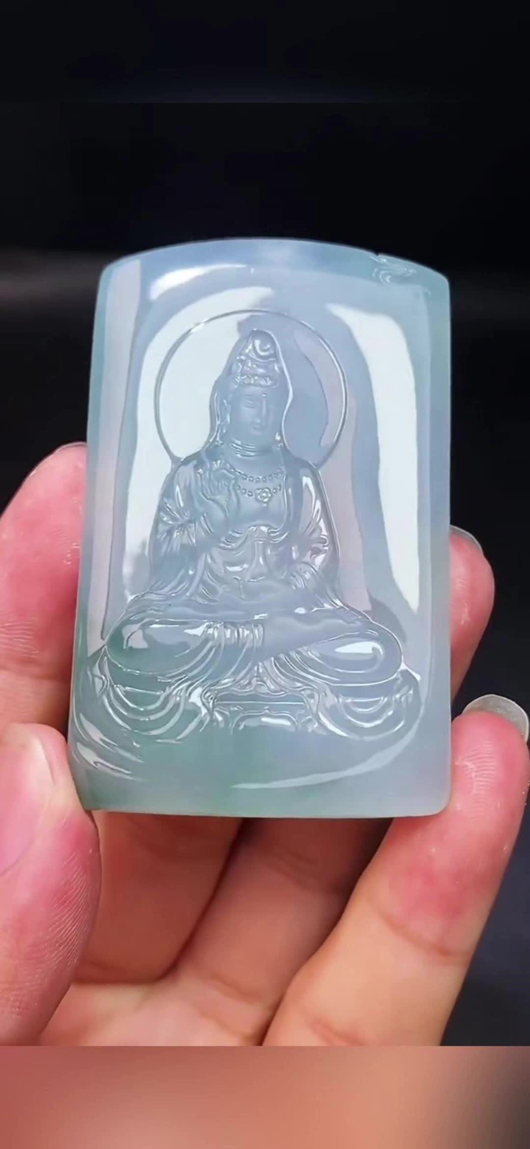 大势至菩萨,想要来一件嘛 #翡翠# #翡翠设计# #翡翠挂件