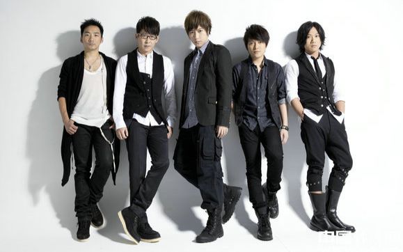 的日文歌曲混剪 用或其他应用扫描二维码 点赞 up从高中就喜欢的组合