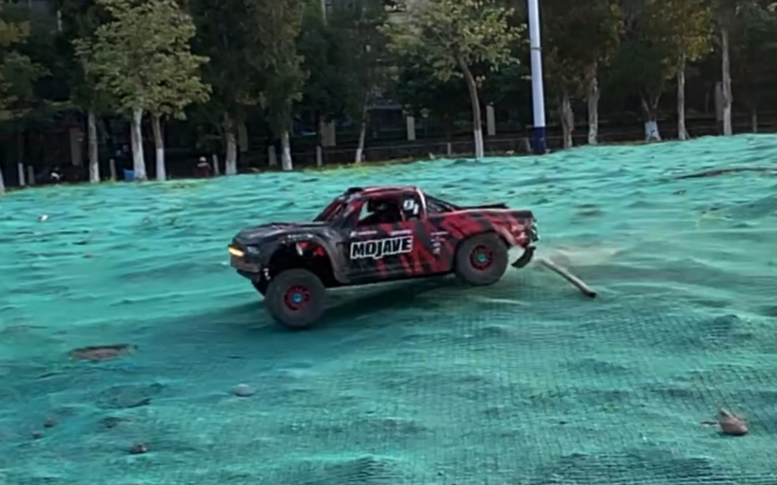 [图]莫哈维和后驱鼠姿态 ARRMA TRAXXAS