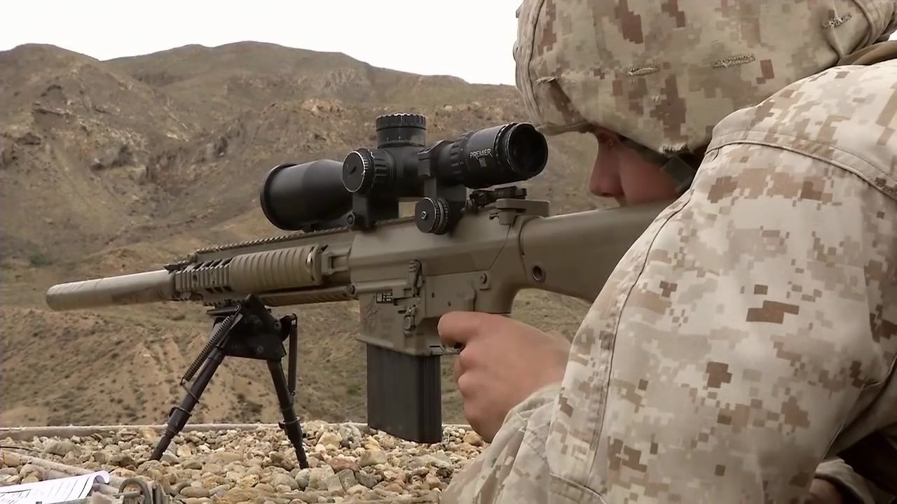 【搬运/没什么字幕可加】美国海军陆战队狙击手m110 sass射击训练