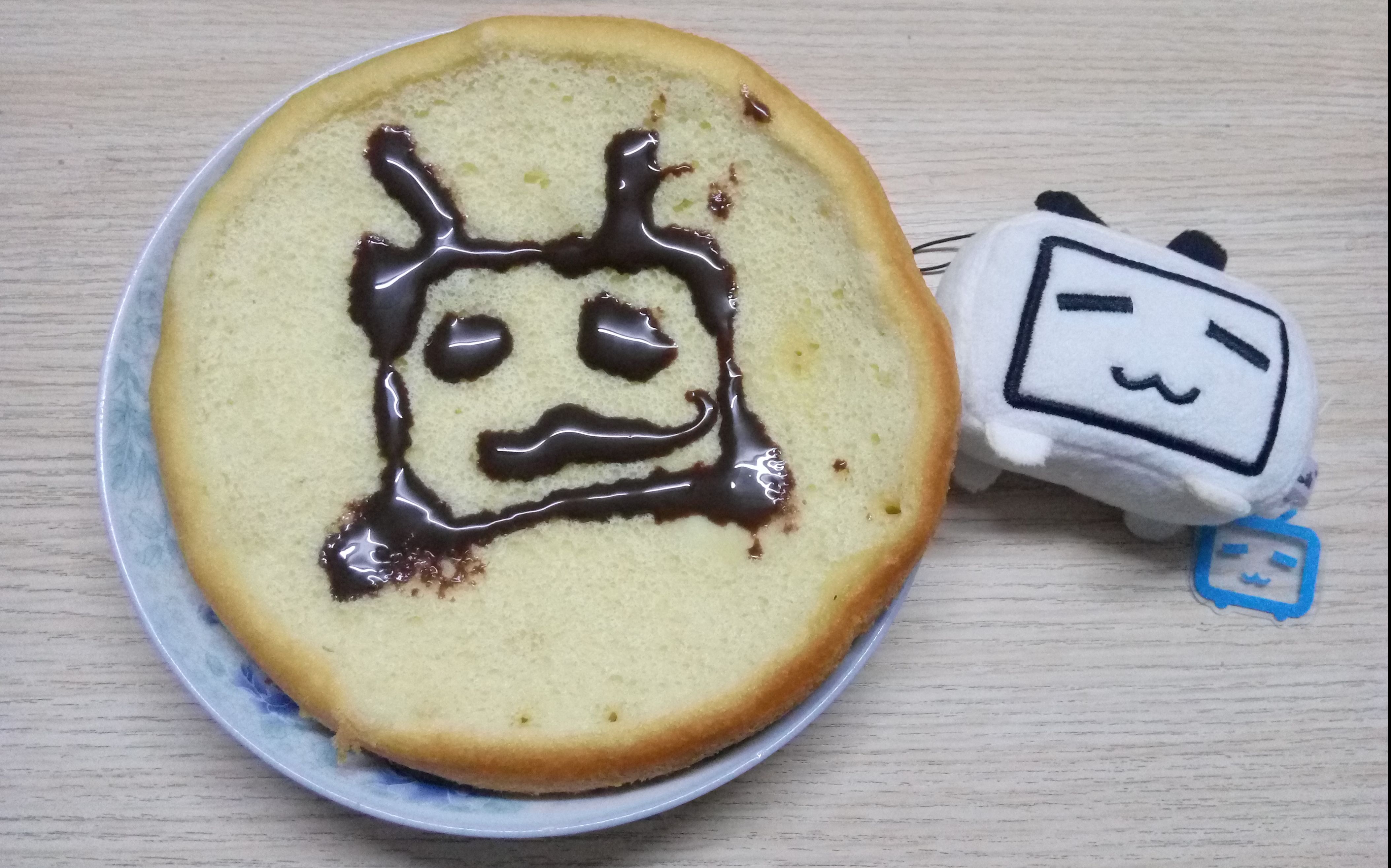 【噗尼噗尼之小电视来袭】单身狗自己在家也能做的小电视蛋糕