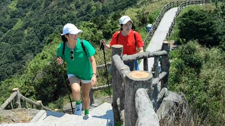 [图]糖果姐姐们登东莞第一峰