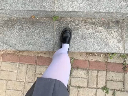 黑皮鞋 白棉袜,天气太热了