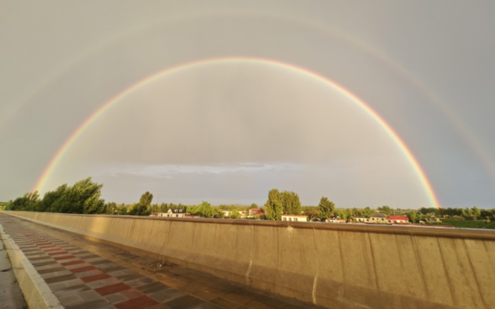 雨后双彩虹