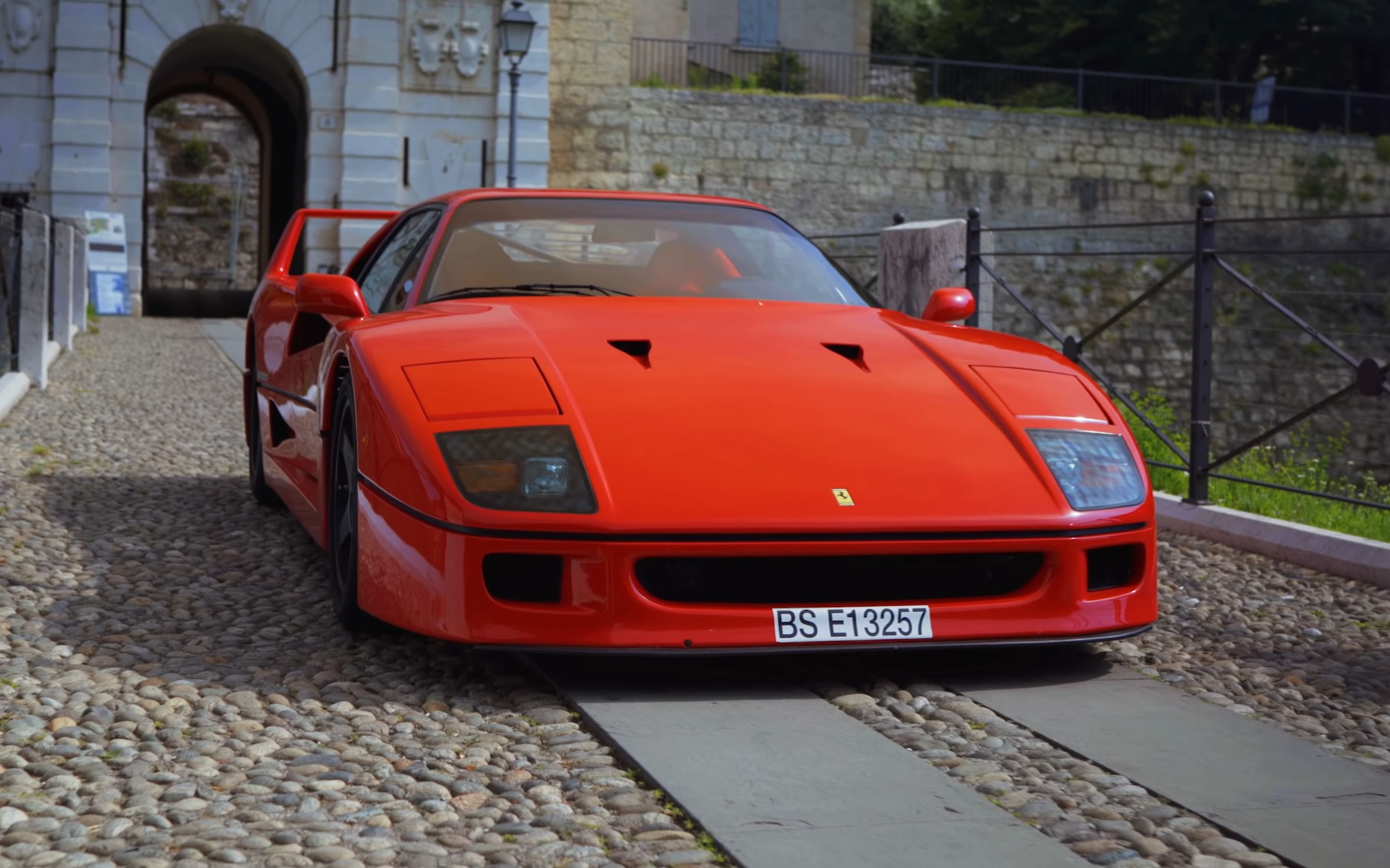 听说这辆车在土澳有1000台————ferrari f40